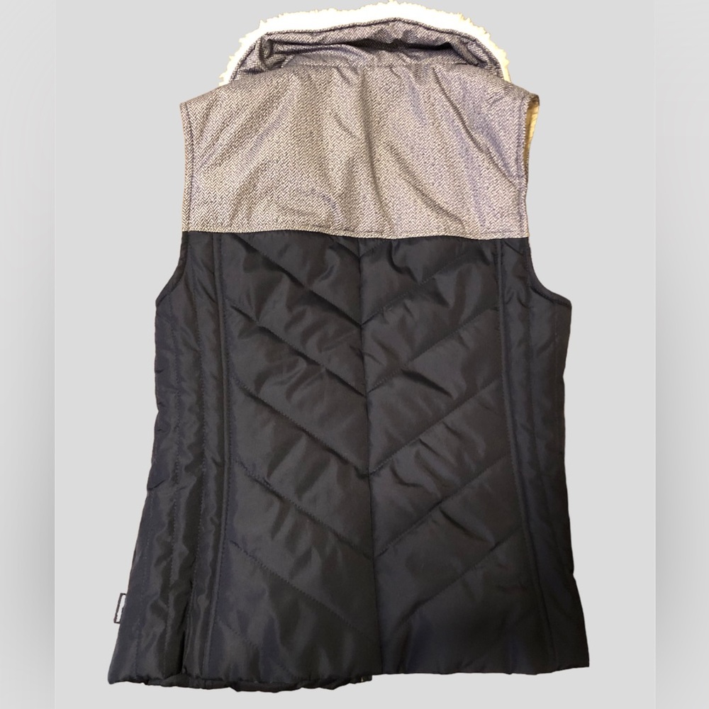 G.H. Bass Vest - Picture 2 of 5